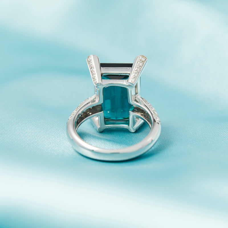 18ct White Gold Teal Coloured Tourmaline & Diamond Ring
