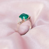 Vintage 18ct White Gold Emerald & Diamond 3 stone ring