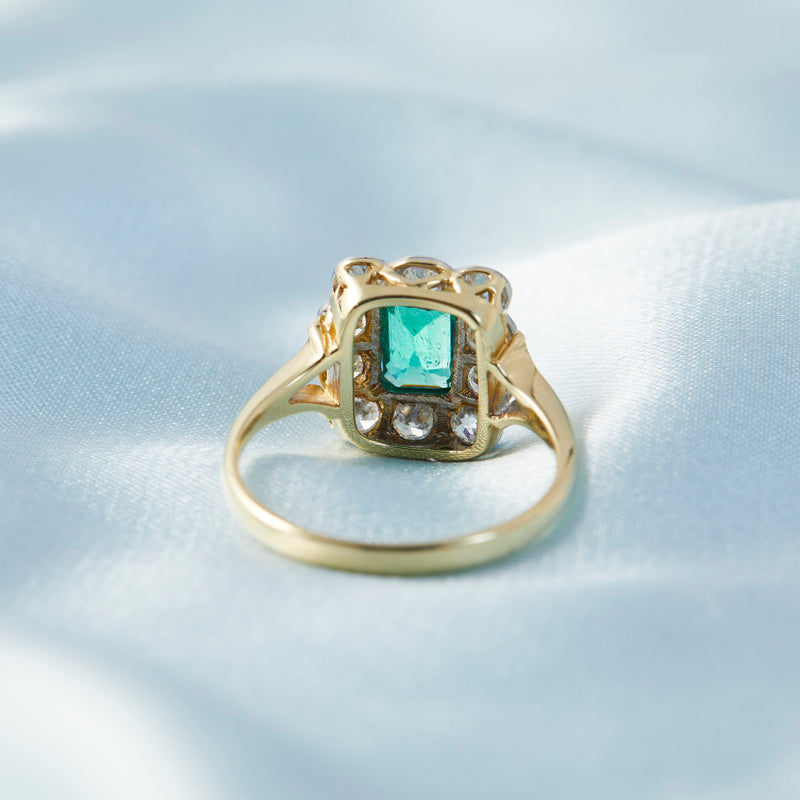 18ct Gold Emerald & Diamond Cluster Ring