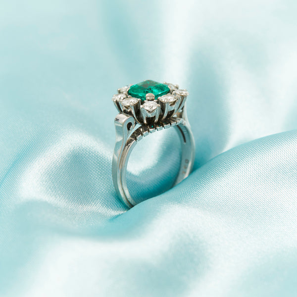 Vintage Colombian Emerald & Diamond Ring