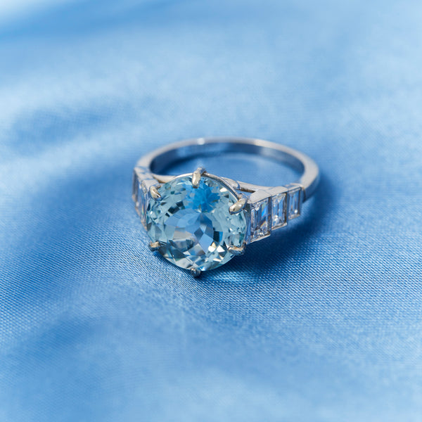 Vintage Aquamarine & Diamond Ring