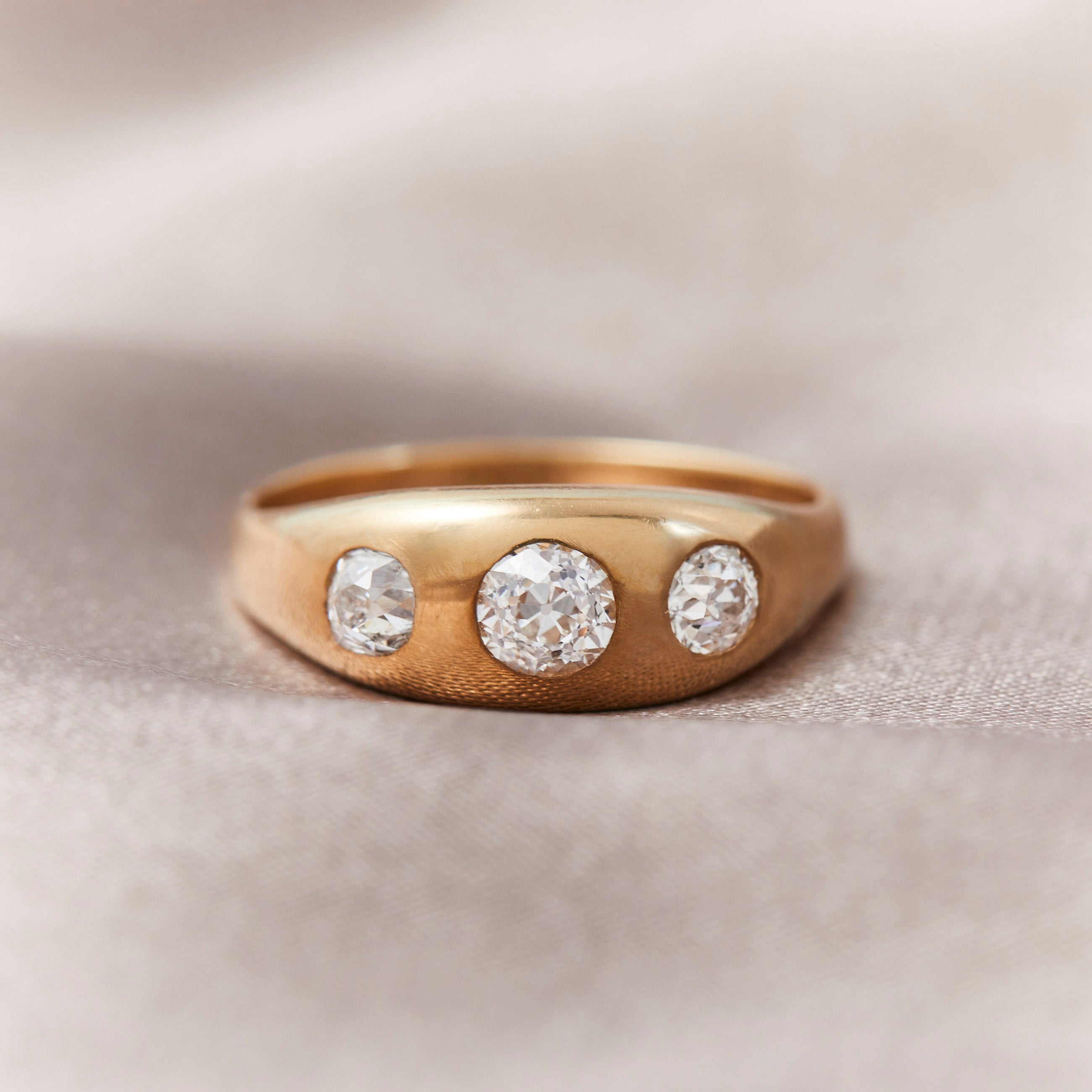 18ct Yellow Gold Victorian Three Across Gypsy Ring – frenchjewelbox