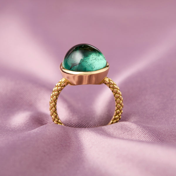 18ct Yellow Gold Green Cabochon Tourmaline Ring