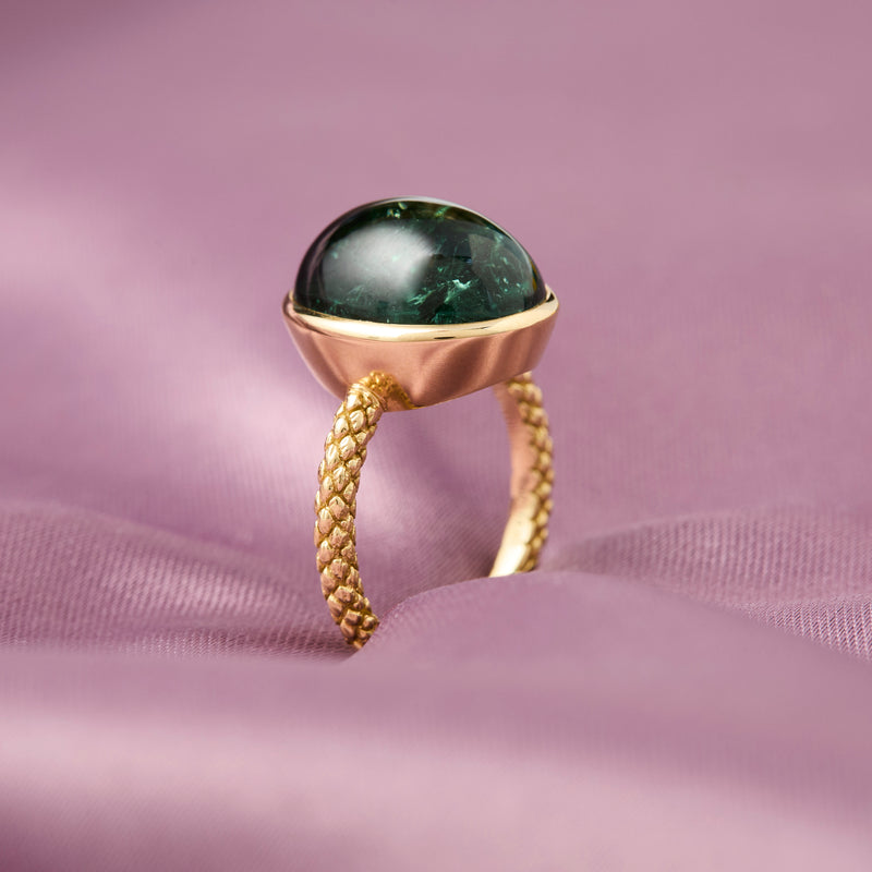 18ct Yellow Gold Green Cabochon Tourmaline Ring