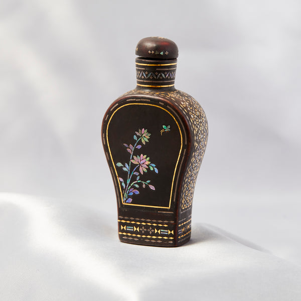 A 19th Centrury Japanese Laque Burgauté Snuff Bottle