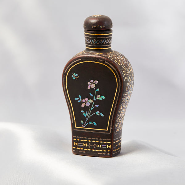 A 19th Centrury Japanese Laque Burgauté Snuff Bottle