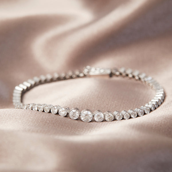 Platinum Graduated Diamond Tennis Bracelet